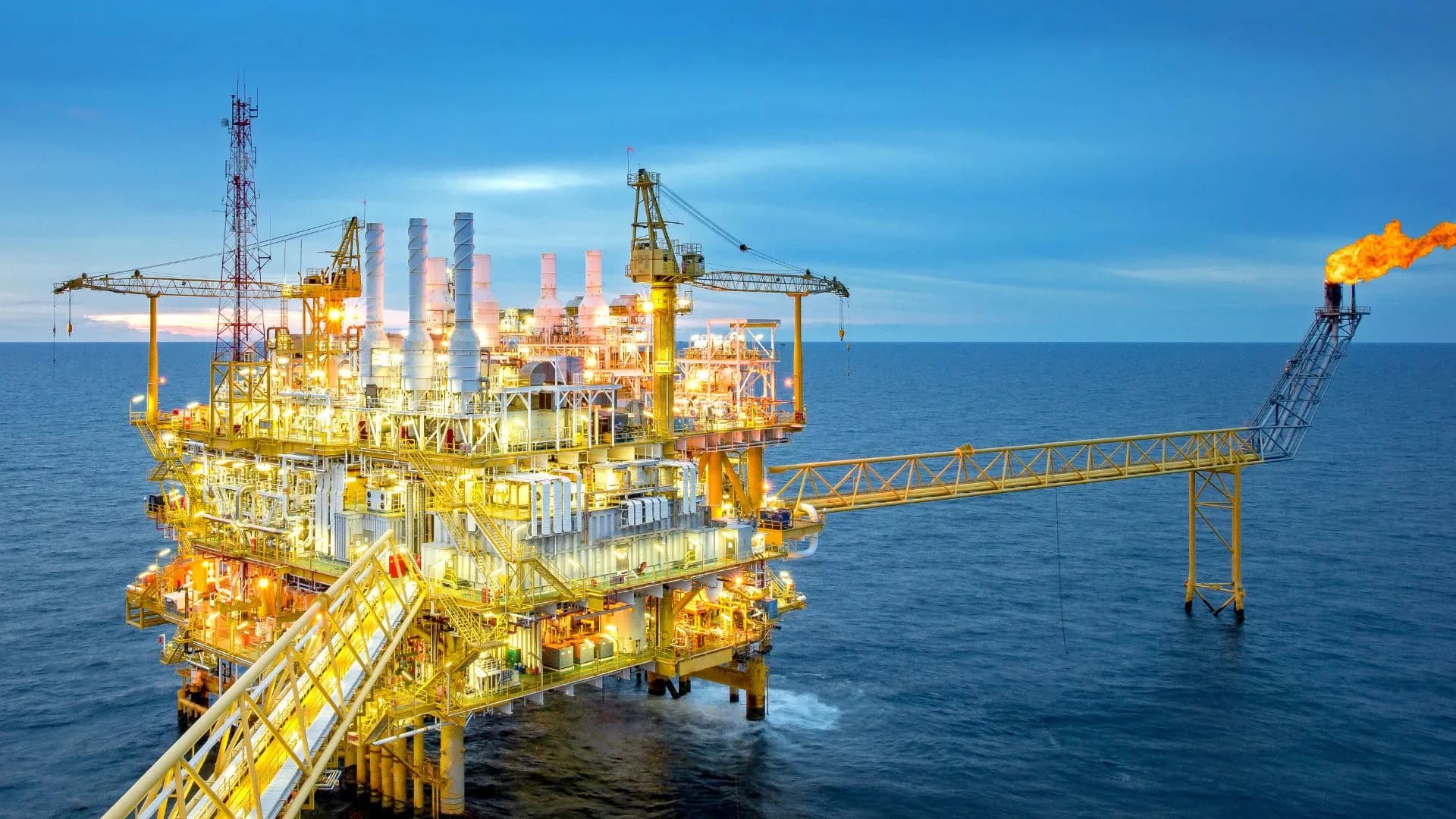 Plataforma offshore de óleo e gás